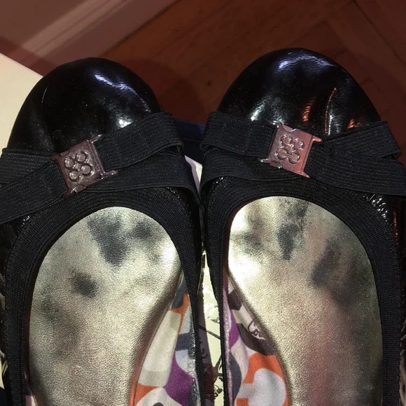 Coach Dwyer crinkle patent leather black ballet flats 9 - Picture 2 of 10